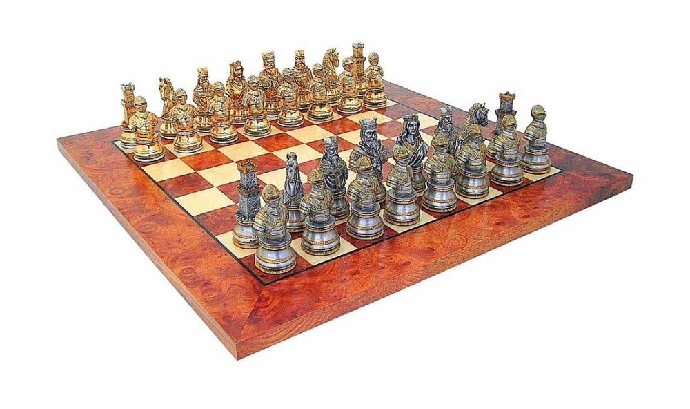 Ensemble "Buste Médieval Haut de Gamme" Echiquier en Bois d'Orme et de Bruyère & Jeu d'Echecs en Etain Massif Plaqué Or et Argent