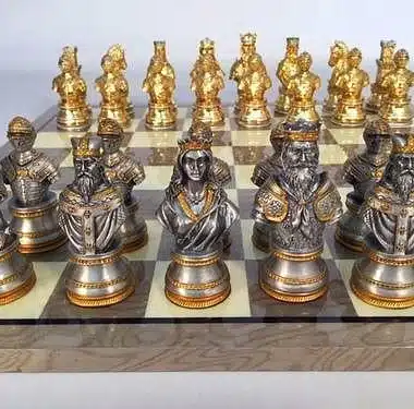 Jeu d'Echecs en Etain Plaqué Or et Argent