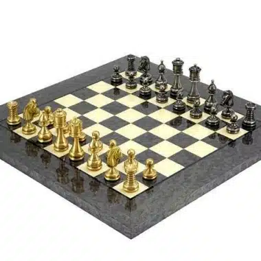 Ensemble Perse II Echiquier en Bois d'Erable & Jeu d'Echecs en Laiton Massif
