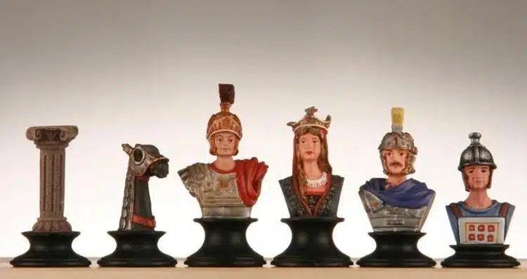Jeu d'Echecs en Etain Peint à la Main Bustes Romains vs Egyptiens – Image 2