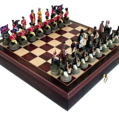 Ensemble Bataille de Waterloo II Echiquier en Bois de Rose avec Tiroir de Rangement & Jeu d'Echecs en Résine Peint à la Main