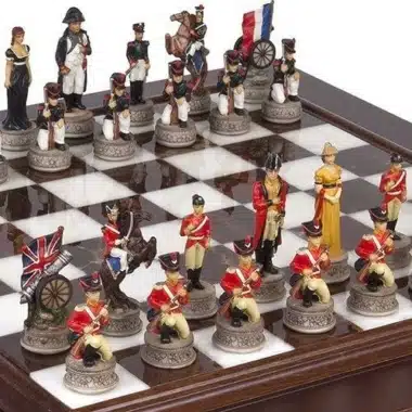 Alternative view of Ensemble Bataille de Waterloo 1 Echiquier en Bois et en Marbre et Jeu d'Echecs Peint à la Main
