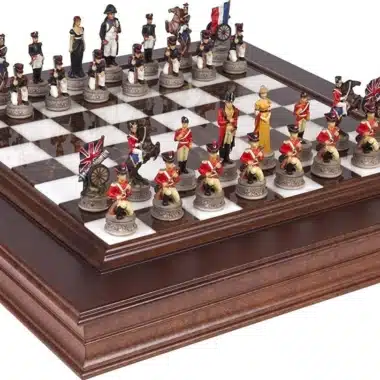 Ensemble Bataille de Waterloo 1 Echiquier en Bois et en Marbre et Jeu d'Echecs Peint à la Main