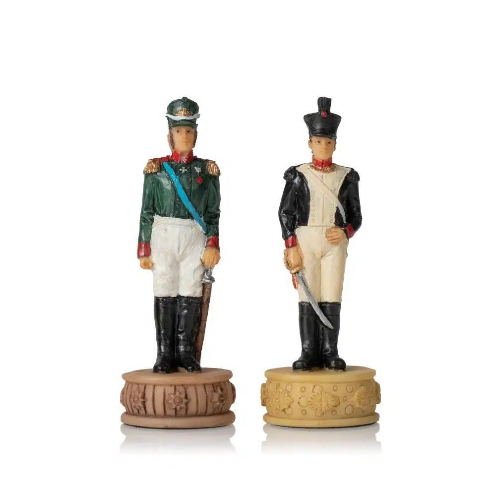 Ensemble Napoléon Campagne de Russie Jeu d'Echecs en Résine et Echiquier en Similicuir Noir – Image 7