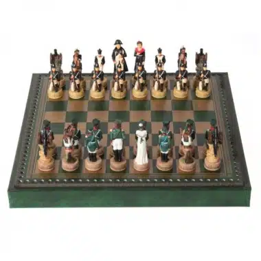 Ensemble Napoléon Campagne de Russie IV Jeu d'Echecs en Résine et Echiquier en Similicuir Vert