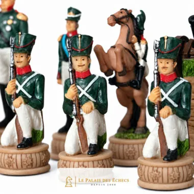 Détail des pions soldats agenouillés et du cavalier à cheval cabré