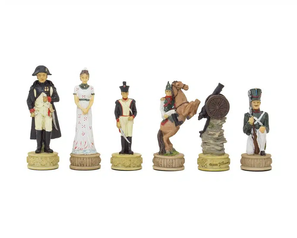 Alignement des six types de pièces Napoléon du roi au pion