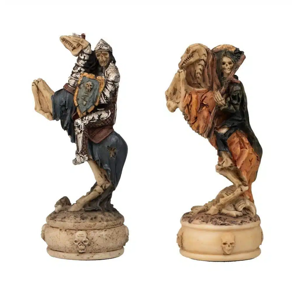 Ensemble Mort-Vivant Echiquier en Similicuir Noir et Jeu d'Echecs en Résine Peint à la Main – Image 16