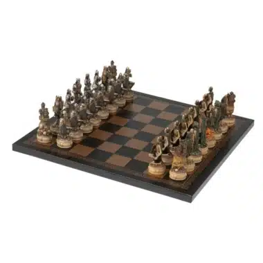 Alternative view of Ensemble Mort-Vivant Echiquier en Similicuir Noir et Jeu d'Echecs en Résine Peint à la Main