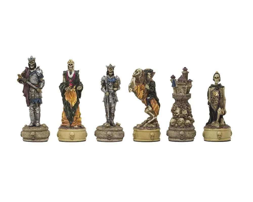 Ensemble Mort-Vivant Echiquier en Similicuir Noir et Jeu d'Echecs en Résine Peint à la Main – Image 8
