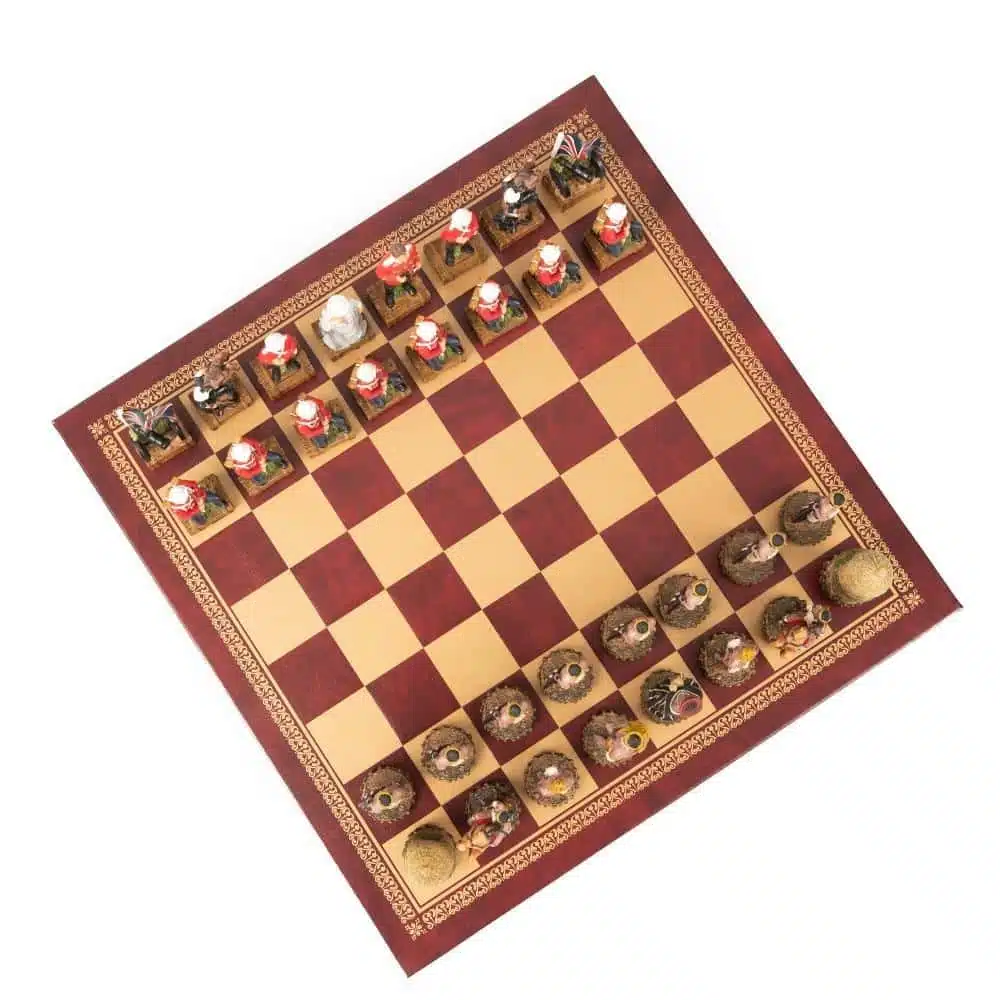 Ensemble Guerre Anglo-Zouloue Echiquier en Similicuir Rouge et Jeu d'Echecs en Résine Peint à la Main – Image 2