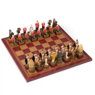 Ensemble Guerre Anglo-Zouloue Echiquier en Similicuir Rouge et Jeu d'Echecs en Résine Peint à la Main