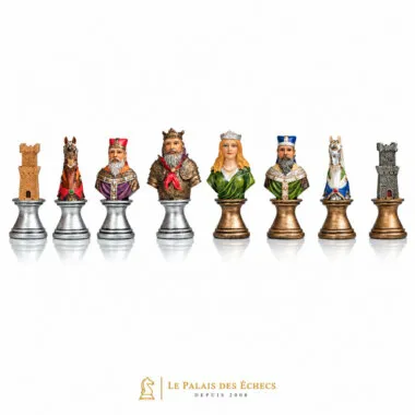 Jeu d'échecs complet, huit pièces en résine peinte alignées