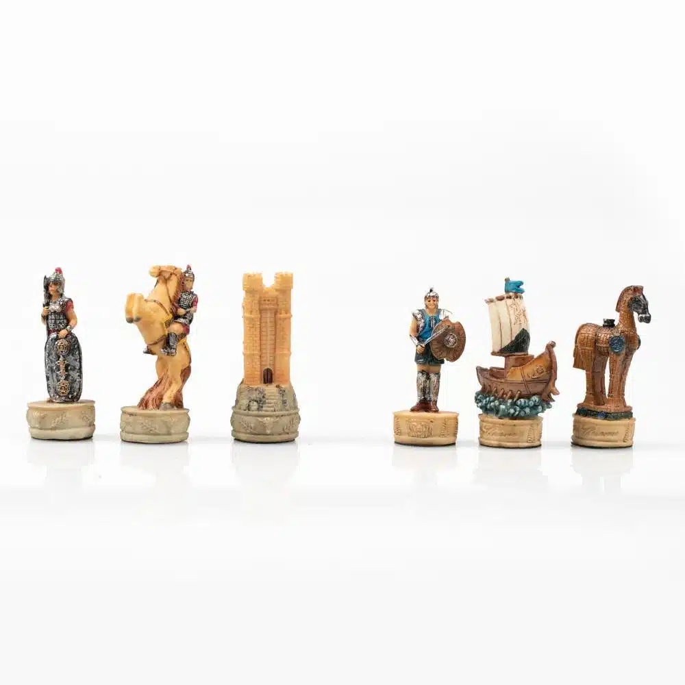 Ensemble Guerre de Troie Echiquier en Similicuir et Jeu d'Echec en Résine Peint à la Main – Image 7