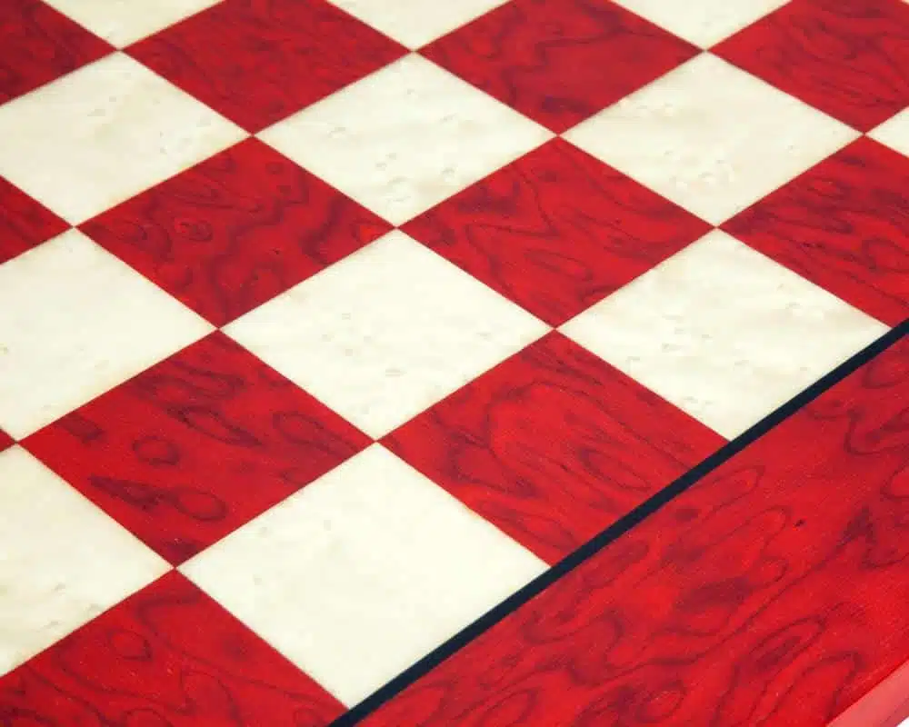 Ensemble Napoleon Waterloo Echiquier en Bois d'Erable et Pièces d'Echecs en Métal Peint à la Main – Image 11