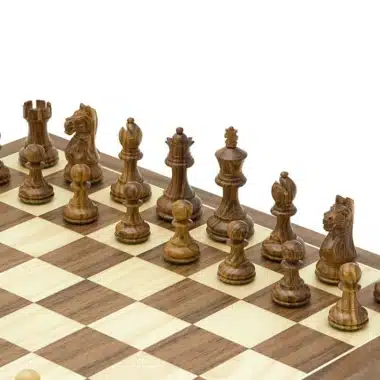 Alternative view of Ensemble Fierce Knight Brun Echiquier en Bois de Noyer et d'Erable, Jeu d'Echecs en Bois de rose et Coffret de Rangement en Bois de Buis