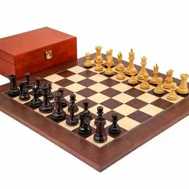 Ensemble "Windsor Montgoy" Echiquier et Jeu d'Echec en Bois de Rose Doré et Racine de Palissandre