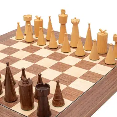 Jeu d'échecs Art Deco II, rois et dames au design moderniste, échiquier noyer et érable