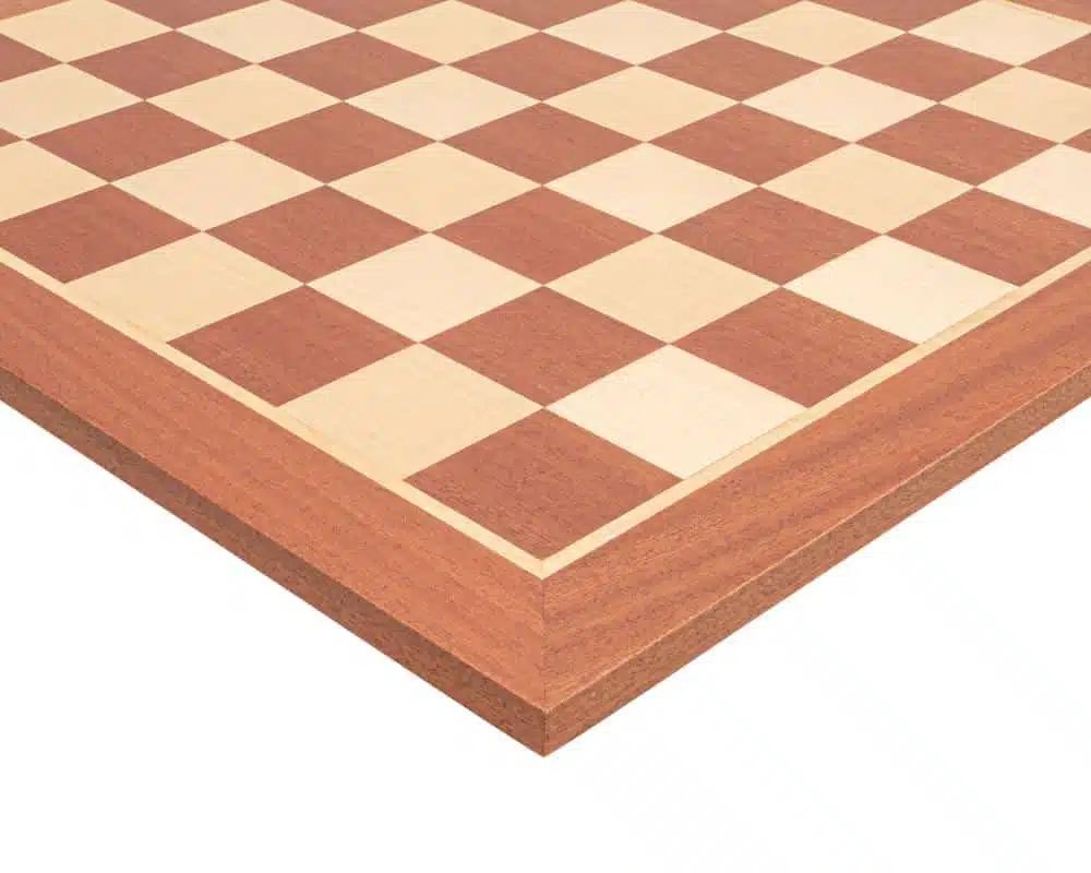 Ensemble Abbaye Echiquier en Bois d'Acajou et d'Erable et Jeu d'Echecs en Bois de Buis et de Buis Ebonisé – Image 7