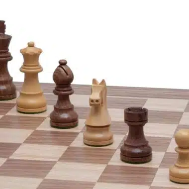 Ensemble Jeu d'Echecs Débutant II en Bois d'Acacia et Echiquier en Bois de Noyer – Image 6