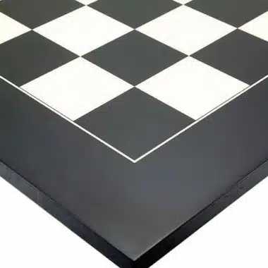 Ensemble "Frankfurt" Echiquier en Bois d'Erable et Jeu d'Echecs en Bois de Buis