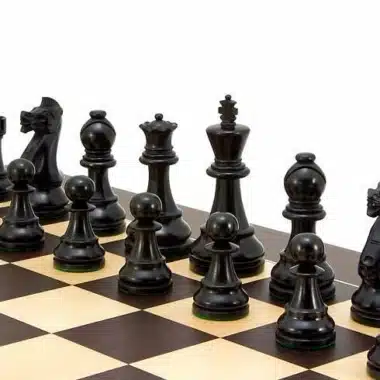 Ensemble "Frankfurt Grand" Echiquier en, Bois de Wenge & Jeu d'Echecs en Bois de Buis