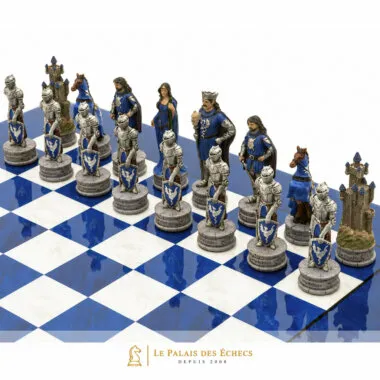 Ensemble Camelot Roi Arthur VIII, pièces en résine sur échiquier bleu et blanc