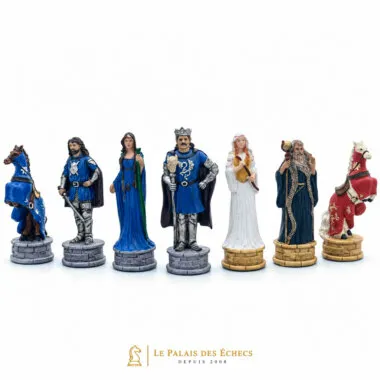 Pièces royales Camelot : roi, reine, chevaliers et magicien alignés sur l'échiquier