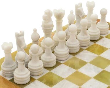 Jeu d'échecs en bois sculpté origine Perou 1980/90 echiquier coffret