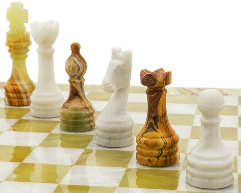 Jeu D'échecs Vintage En Marbre Onyx – Élégance Et Minéral