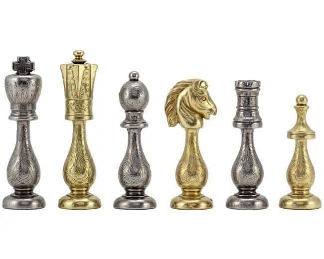 Ensemble Arabic Style VII Echiquier en Aluminium et Cuir Véritable et Pièces d'Echecs en Métal Plaqué Or/Argent – Image 4