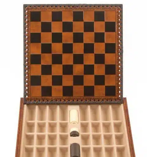 Ensemble Oriental Echiquier en Similcuir avec Rangement et Pièces d'Echecs en Métal Filigrane – Image 26