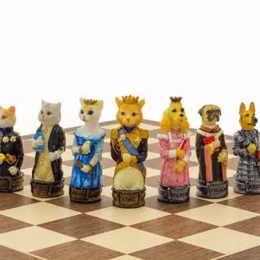 Jeu d'Echecs en Résine "Chiens vs Chats"