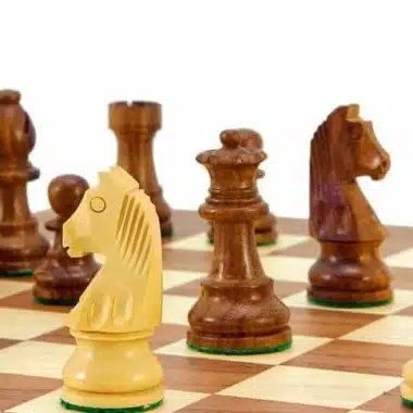 Ensemble Deluxe Petit Echiquier en Bois d'Erable et de Noyer & Jeu d'Echecs en Bois de Rose et Buis – Image 5