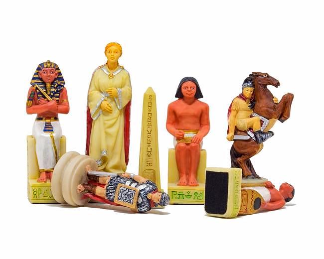 Bataille romaine contre égyptienne, jeu déchecs, figures