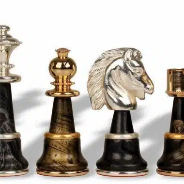 Alternative view of Jeu d'Echecs en Bois et Laiton Massif  Plaqué Or et Argent Staunton Fantasy XL