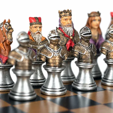 Pièces Buste Médiéval II en résine peinte, détail des rois et cavaliers