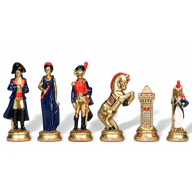 Pièces d'échecs Napoléon Waterloo en tons bleu et doré, vue rapprochée
