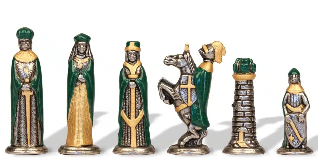 Jeu d'Echecs en Métal Peint à la Main Médiéval – Image 3