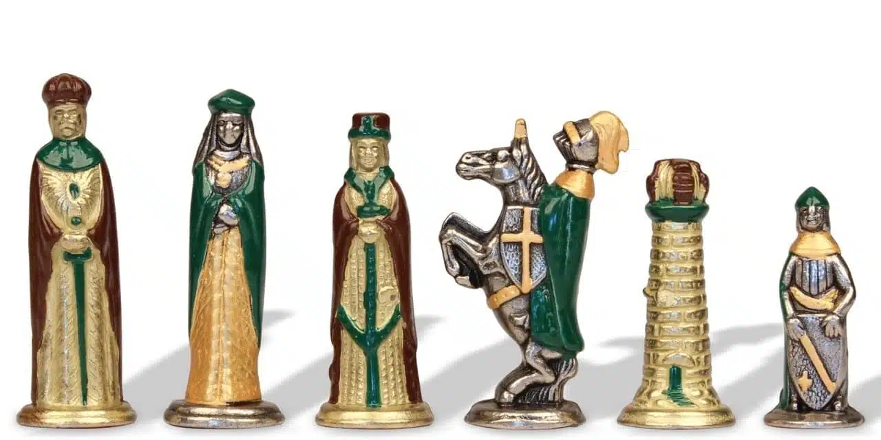 Jeu d'Echecs en Métal Peint à la Main Médiéval