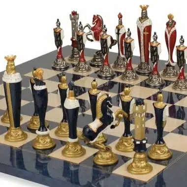 Alternative view of Ensemble Renaissance Haut de Gamme Echiquier en Bois d'Erable Laqué Bleu & Jeu d'Echecs en Métal Peint à la Main