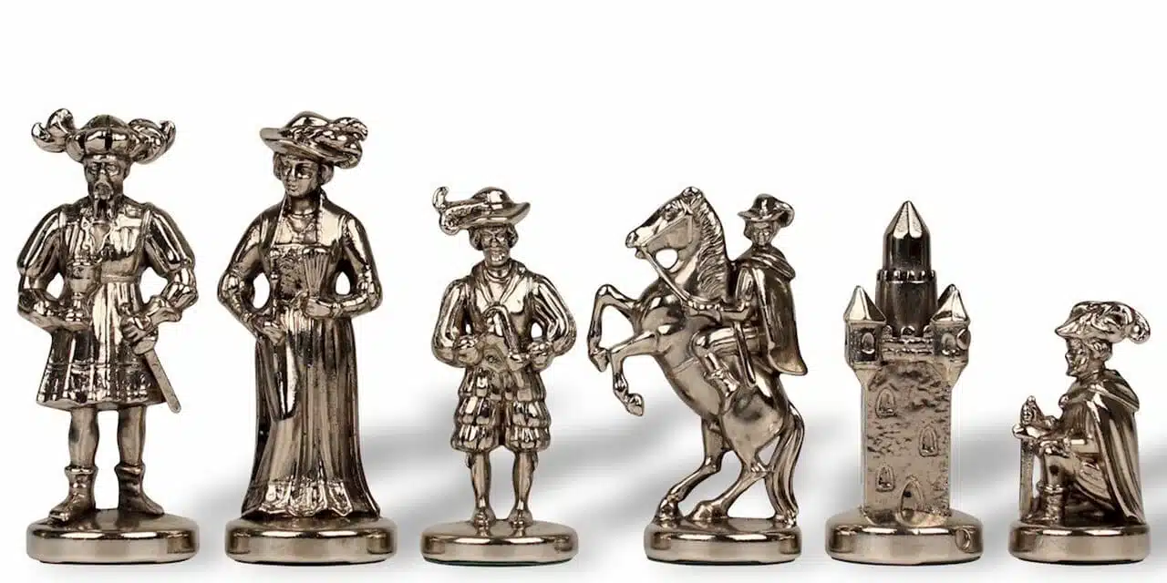 Ensemble Lanzichenecchi III Echiquier en Bois et Jeu d'Echecs en Métal – Image 6