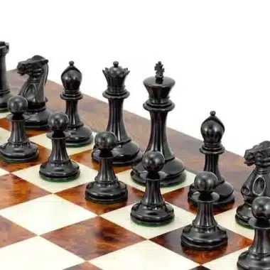 Alternative view of Ensemble Elite Echiquier en Bois d'Orme et de Bruyère Laqué & Jeu d'Echecs en Bois d'Ebène