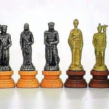 Jeu d'Echecs "Romains vs Barbares" en Bois et Métal