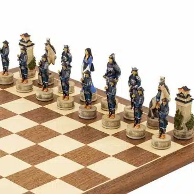 Jeu d'Echecs en Résine Peint à la Main