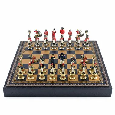 Ensemble Napoléon III avec échiquier en similicuir et pièces en métal peint