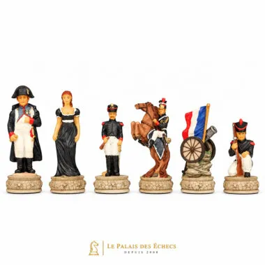 Pièces d'échecs Bataille de Waterloo, camp français avec dame, officier et cavalier