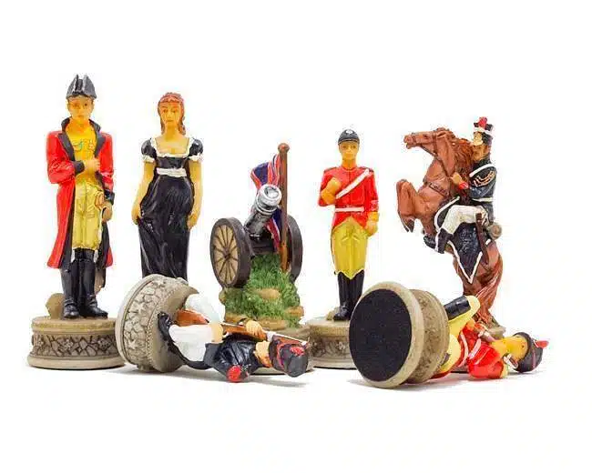 Pièces d'échecs Bataille de Waterloo II détaillant soldats, canon et cavalier