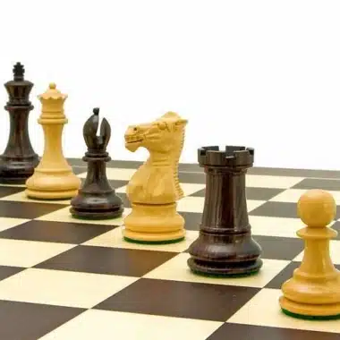 Ensemble Windsor III Echiquier en Bois de Wenge et Erable & Jeu d'Echecs en Bois de Rose – Image 5