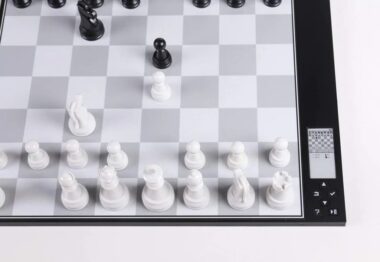 Ensemble d'échecs électronique iCore - Développer un jeu d'échecs de  réflexion pour les enfants, un échiquier électronique de mémoire 